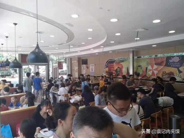 我想做餐饮但不知道如何加盟？